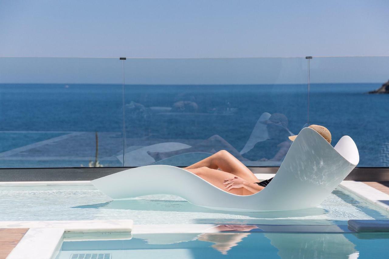 Wave Villa, Beach Front Retreat, By Thinkvilla Panormos  Екстер'єр фото